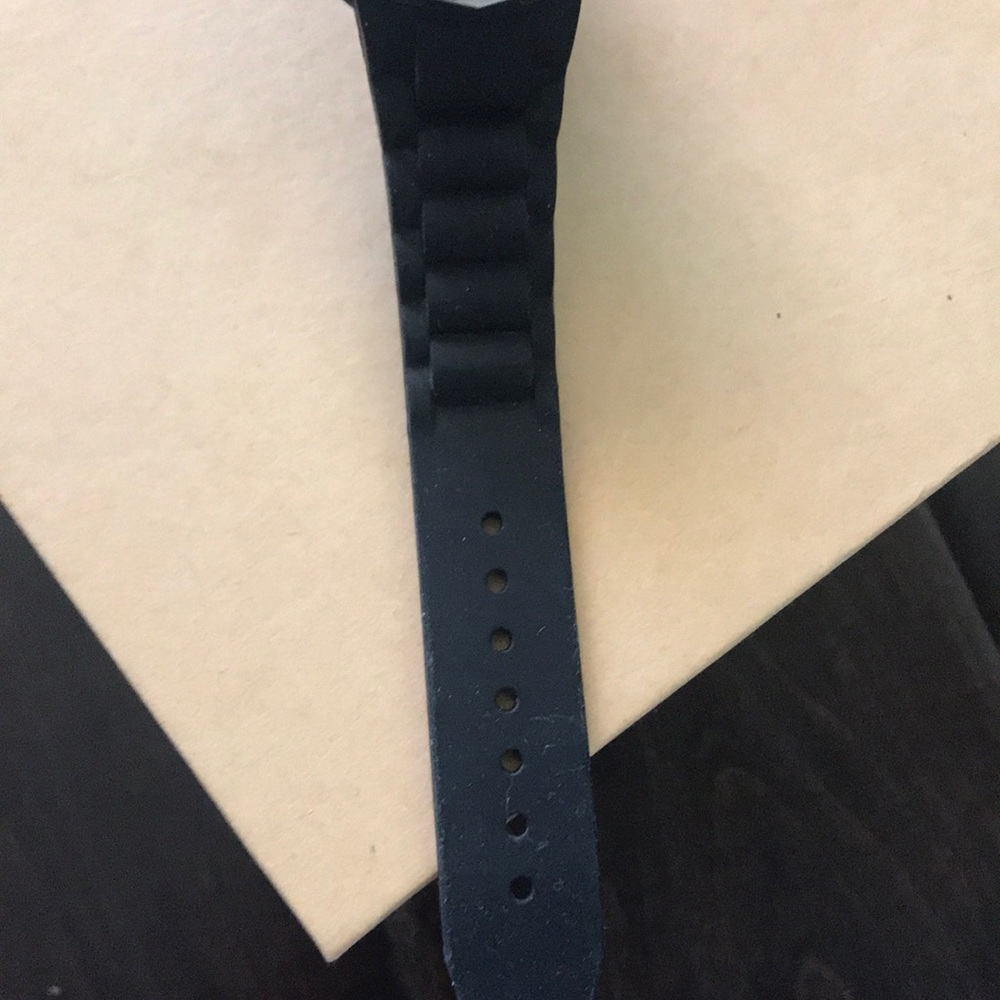 Adee Kaye Watch - Picture 3 of 4
